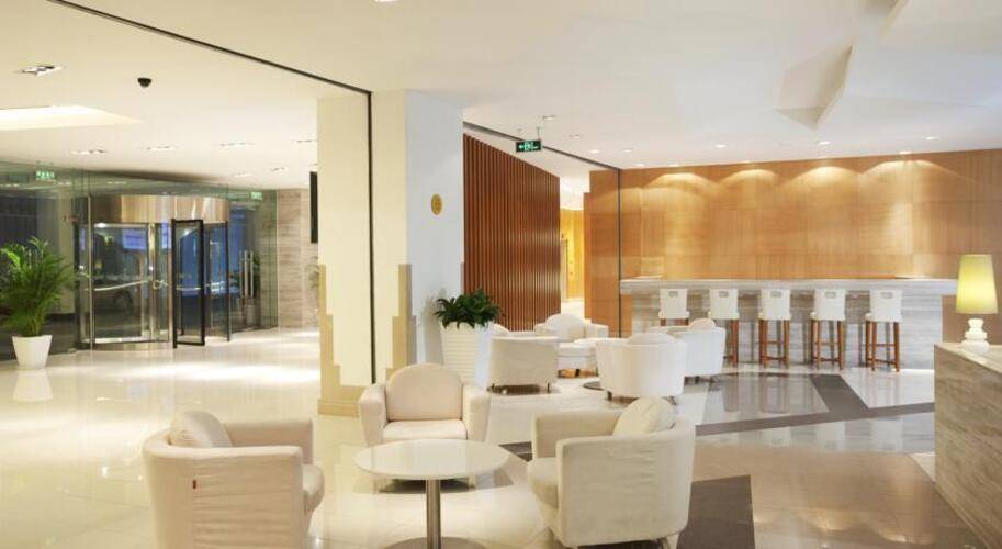Holiday Inn Express Minzuyuan