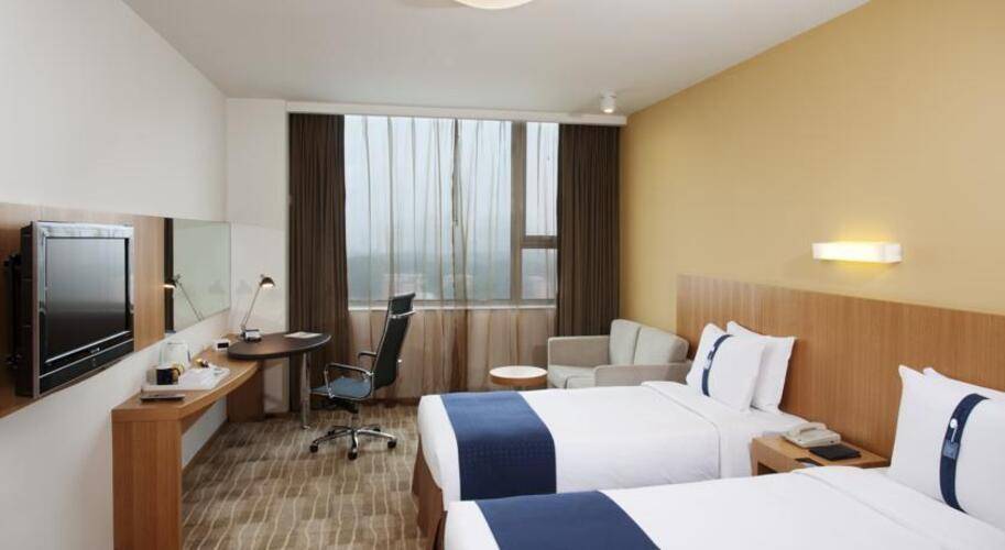 Holiday Inn Express Minzuyuan
