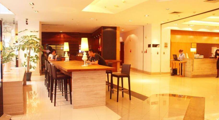Holiday Inn Express Minzuyuan