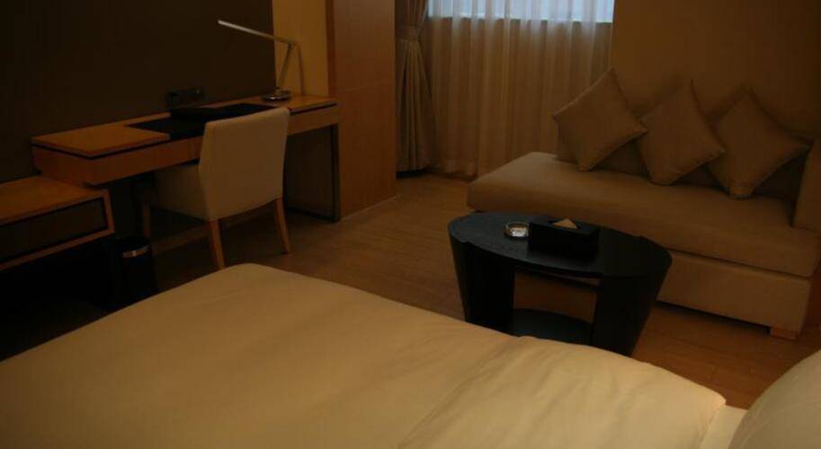 J Hotel