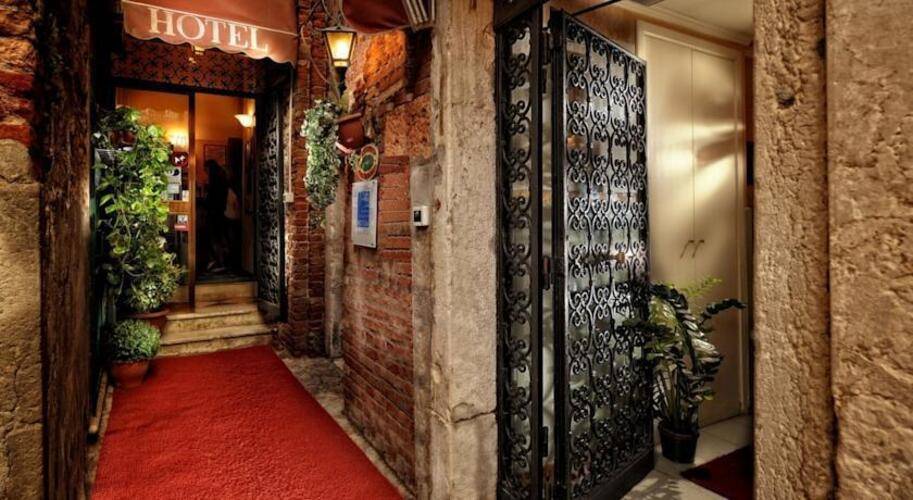 Tintoretto Hotel