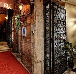$item['hotel']['name']
