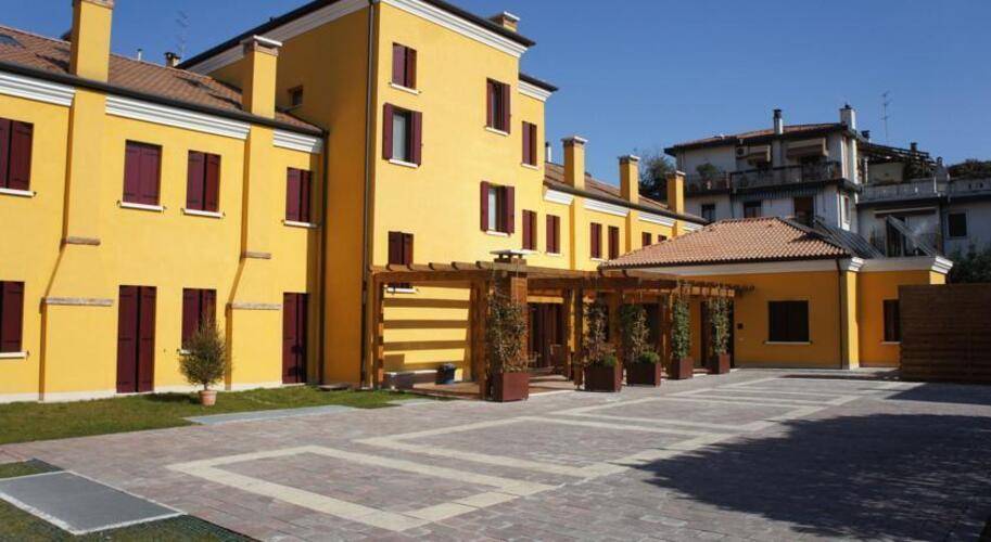 Villa Costanza Hotel