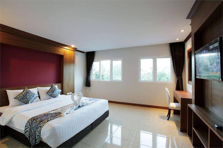 Sungthong Kamala Beach Resort