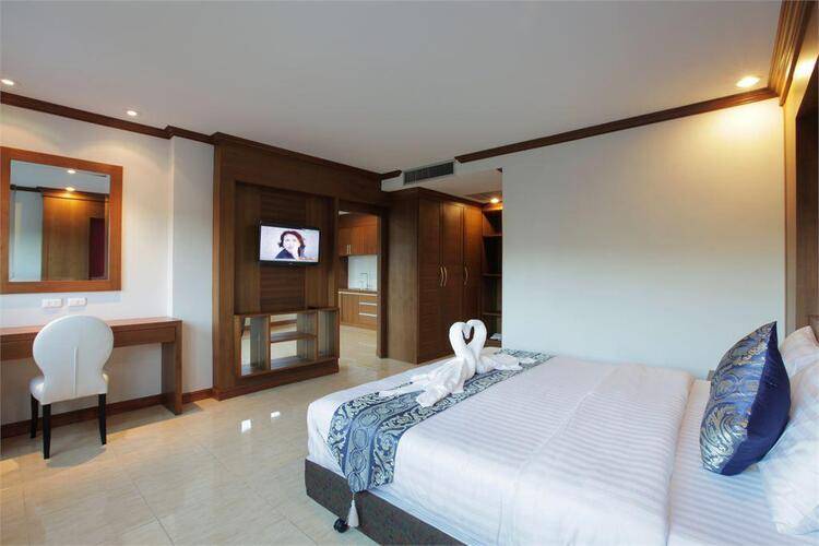 Sungthong Kamala Beach Resort