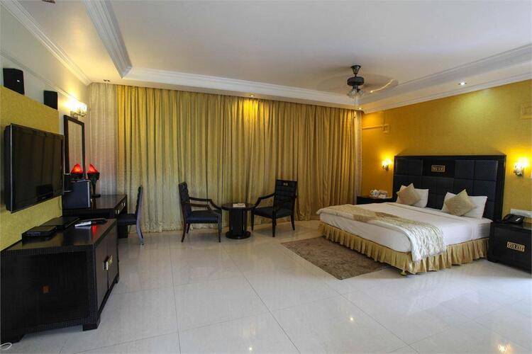 Royal Mirage Boutique