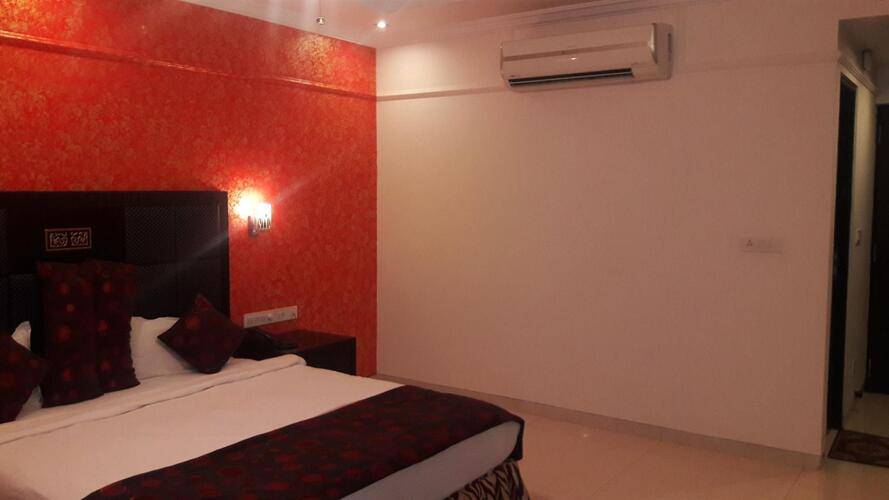 Royal Mirage Boutique