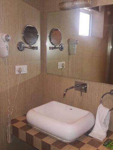 Royal Mirage Boutique