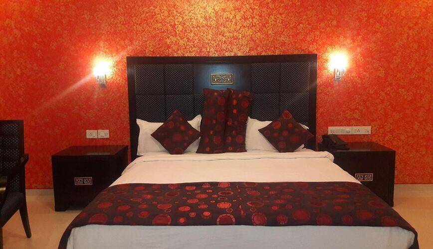 Royal Mirage Boutique