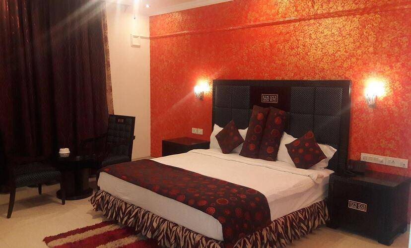 Royal Mirage Boutique