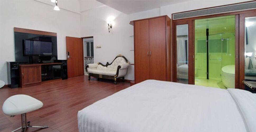 White Pearl Suites Hotel