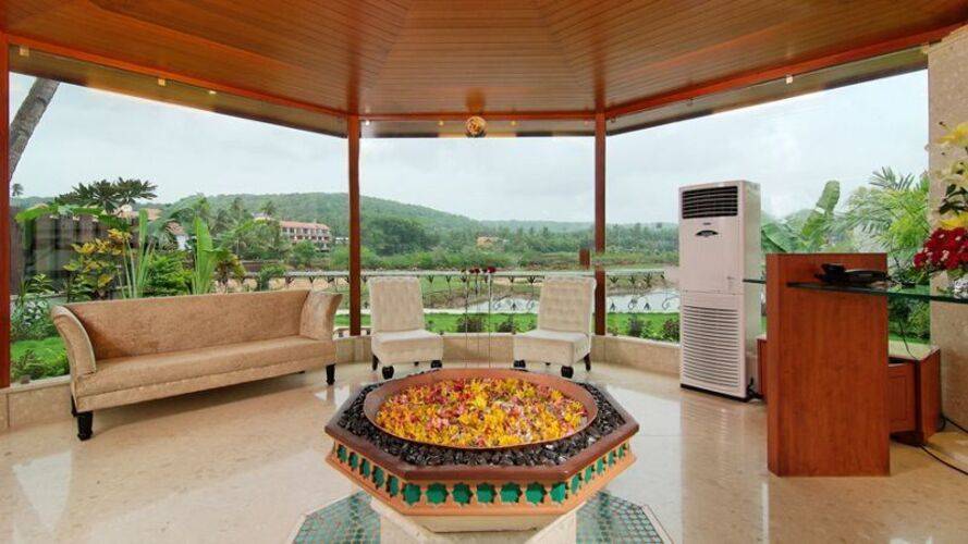 White Pearl Suites Hotel