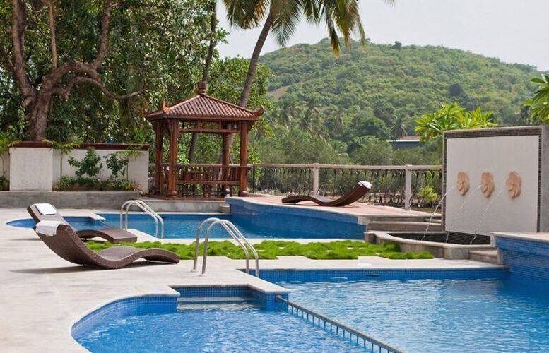 White Pearl Suites Hotel