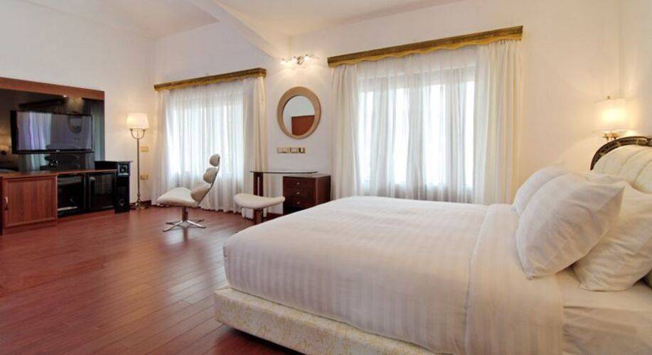 White Pearl Suites Hotel