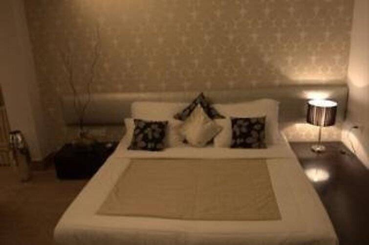 White Klove Deluxe Hotel
