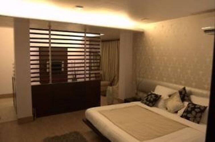 White Klove Deluxe Hotel