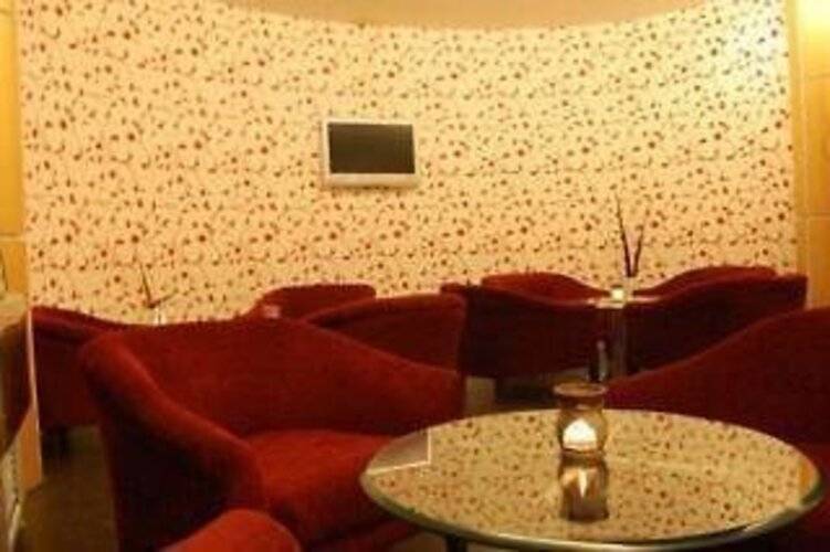 White Klove Deluxe Hotel