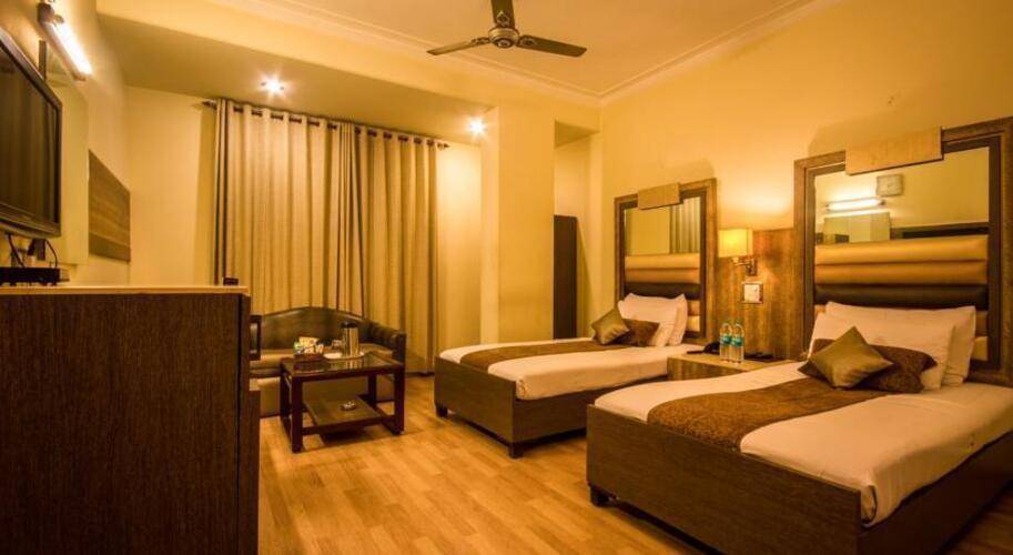 Suncourt Yatri Hotel