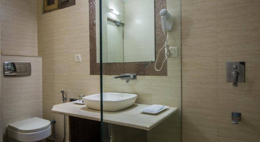 Suncourt Yatri Hotel