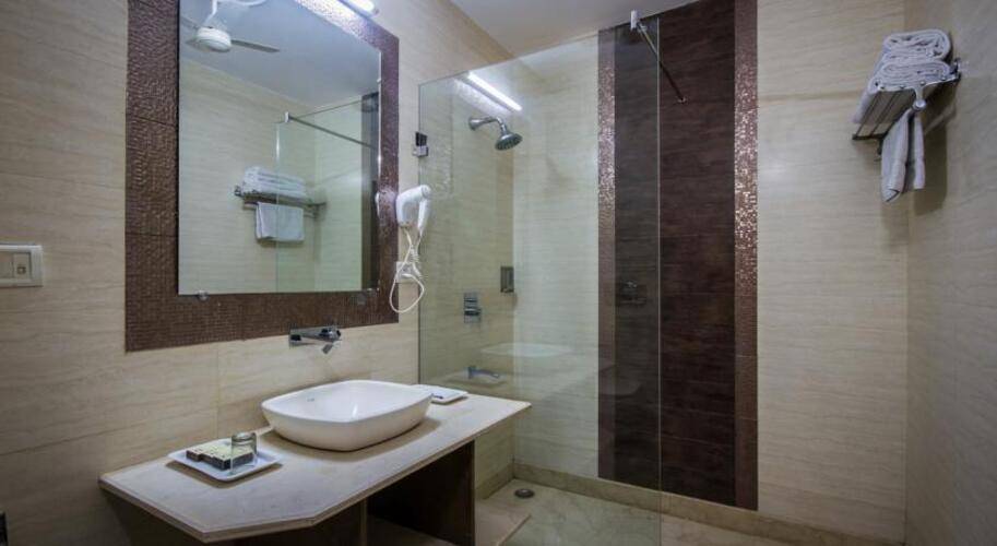 Suncourt Yatri Hotel
