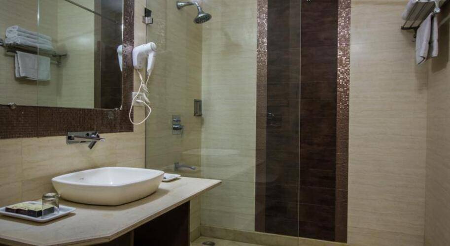 Suncourt Yatri Hotel