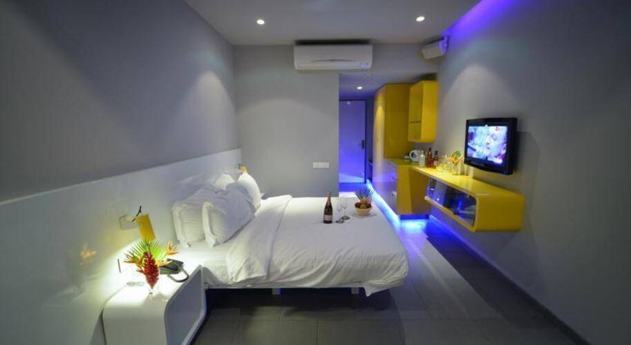 Sinq Party Hotel