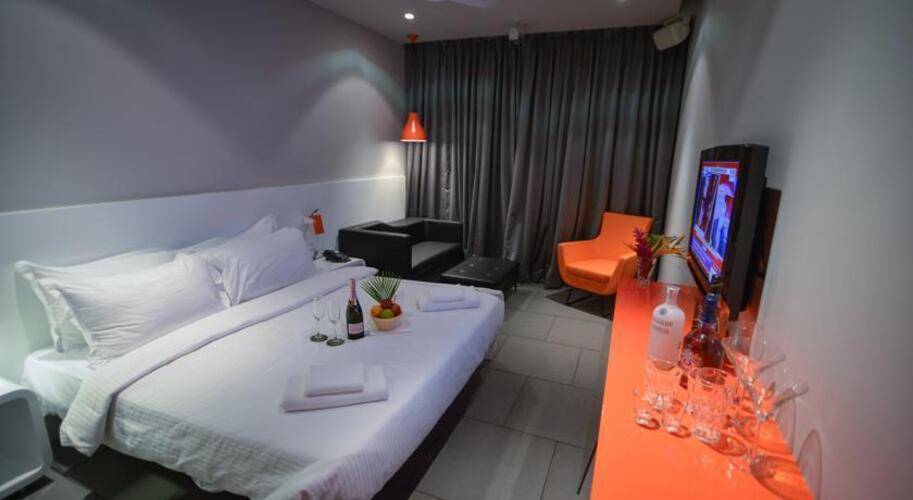 Sinq Party Hotel