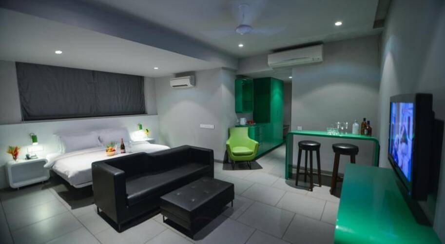 Sinq Party Hotel