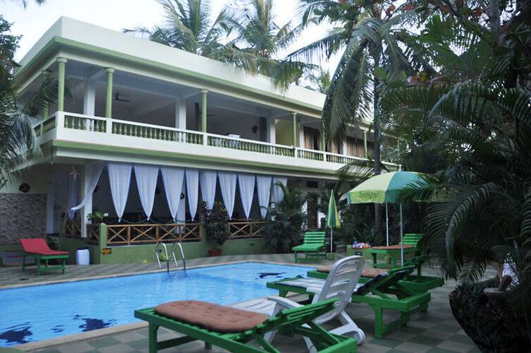 Classic De Evergreen Resort