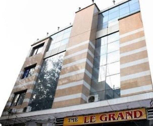 Le Grand Deluxe Hotel