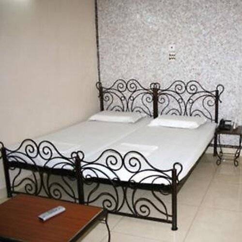 Kelson Deluxe Hotel