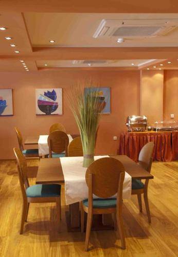 Athens Center Square Hotel