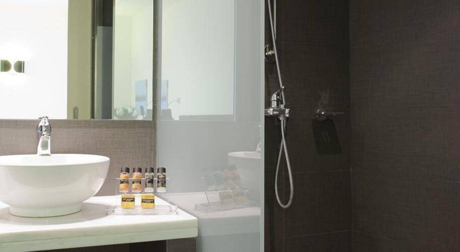 Athens Center Square Hotel