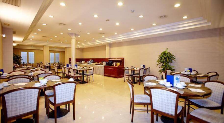 Hcc Taber Hotel