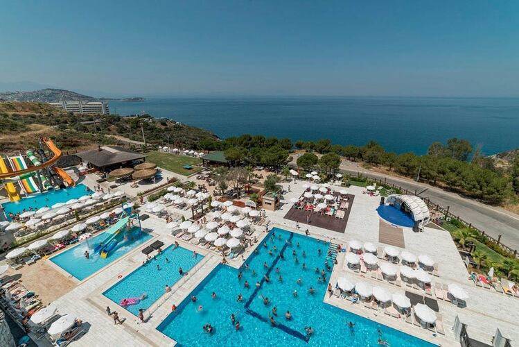 Ramada Resort By Wyndham Kusadasi & Golf