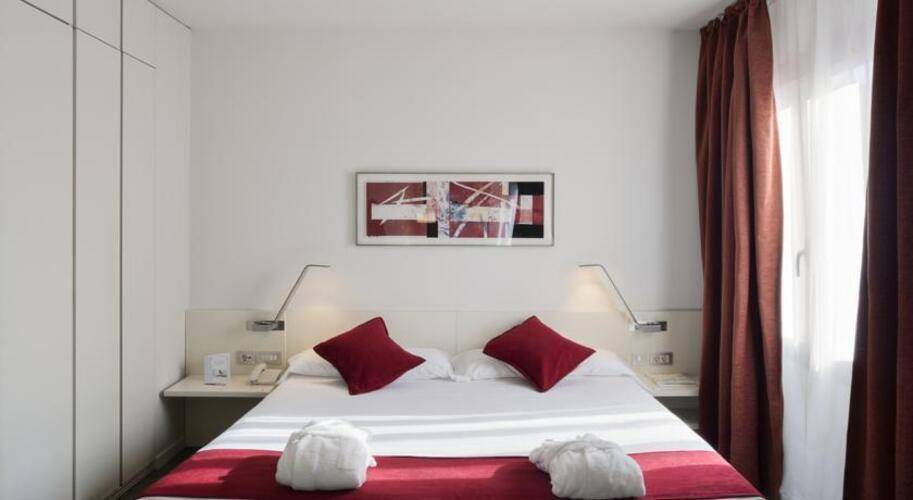 Sercotel Amister Art Hotel — фото 17