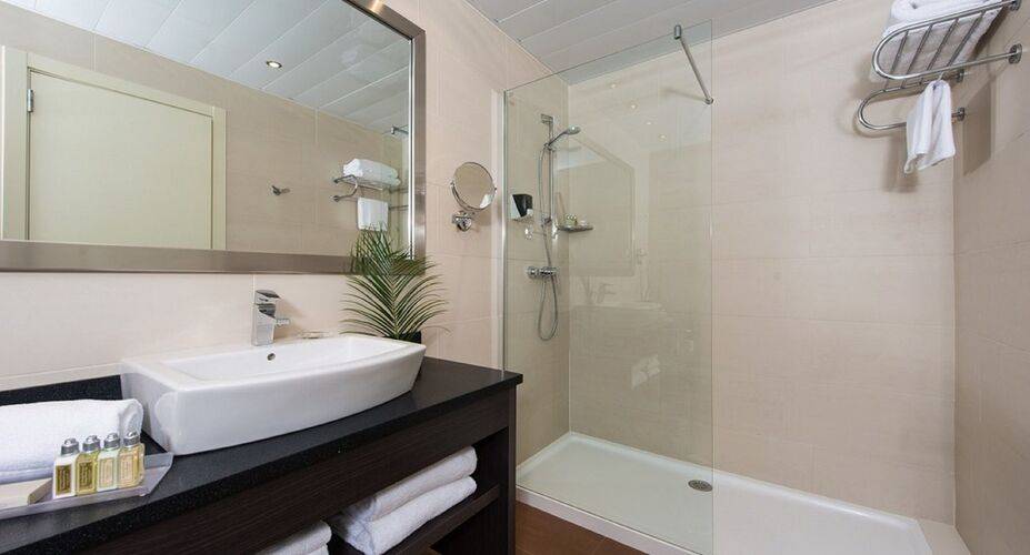 Capri By Fraser — фото 8