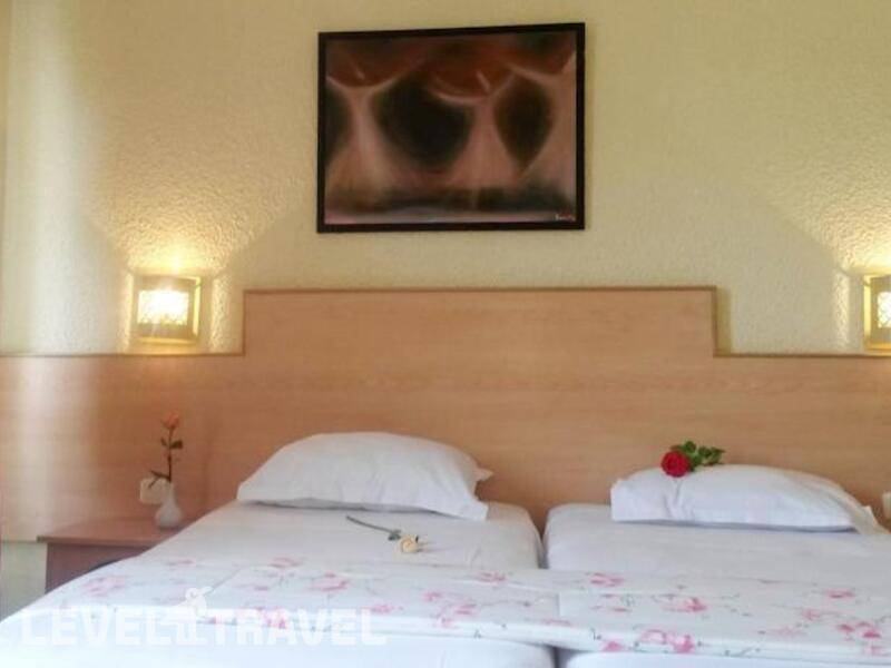 Фотография La Couronne Hotel
