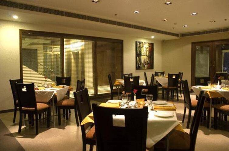 Shervani Nehru Palace Hotel