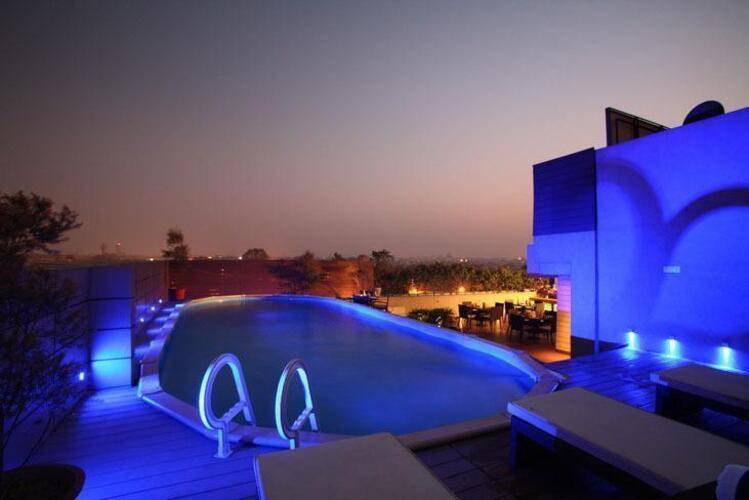 Shervani Nehru Palace Hotel