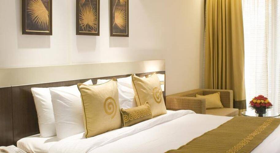 Shervani Nehru Palace Hotel