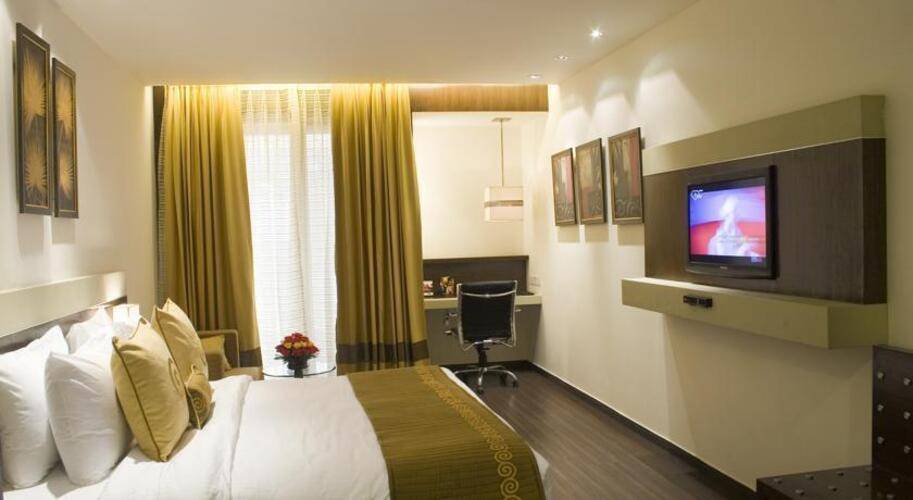 Shervani Nehru Palace Hotel