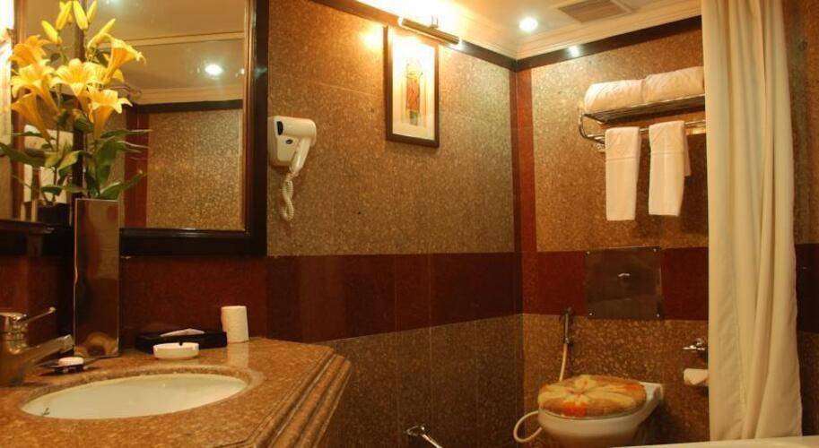 Shanti Palace Hotel