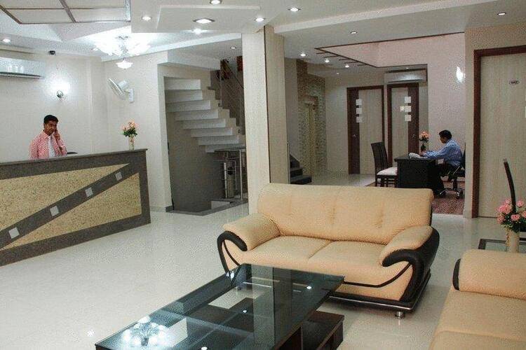 Rockwell Plaza Hotel