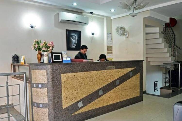 Rockwell Plaza Hotel