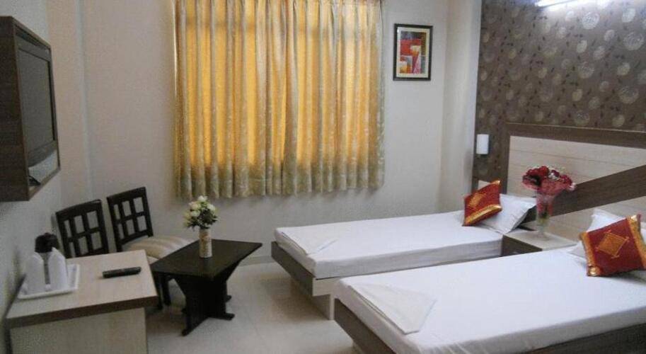 Rockwell Plaza Hotel