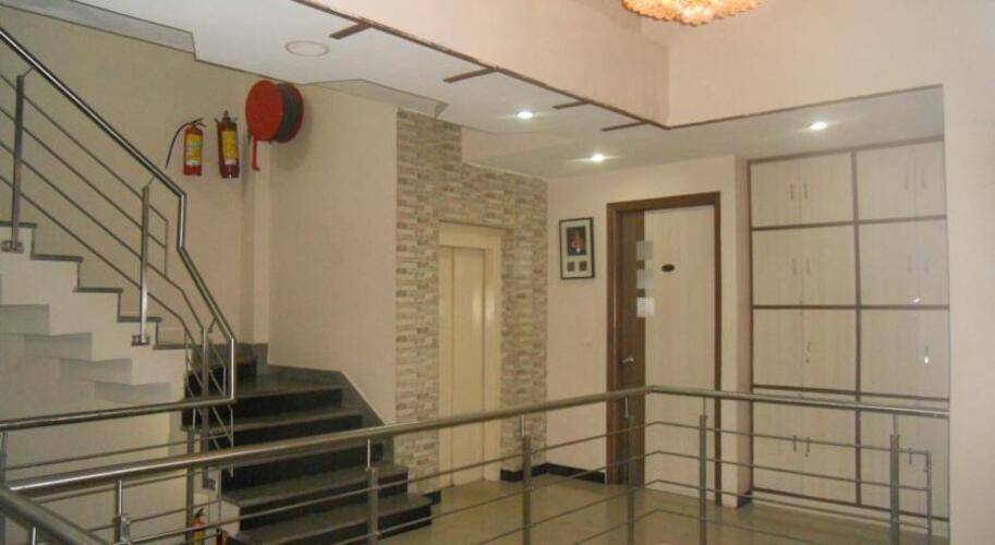 Rockwell Plaza Hotel
