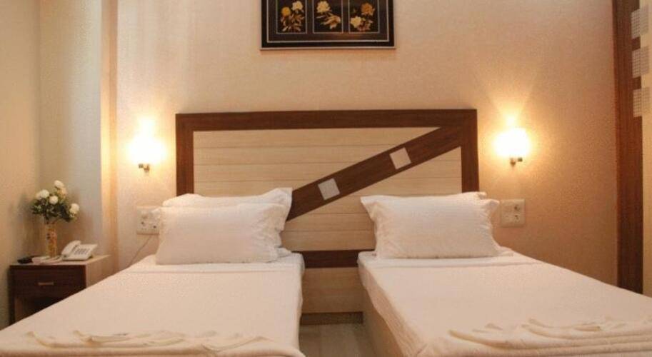Rockwell Plaza Hotel