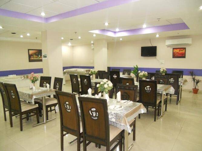 Rockwell Plaza Hotel