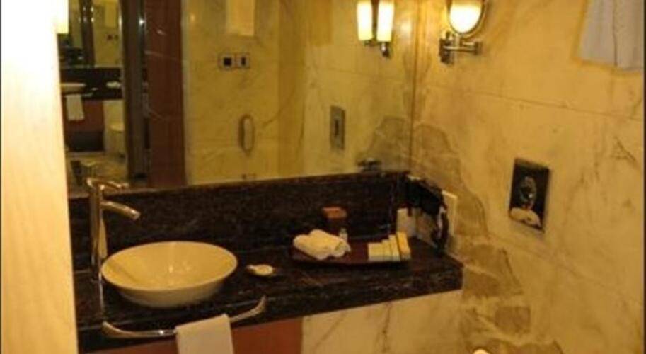 Radisson Blu Marina Hotel Connaught Place